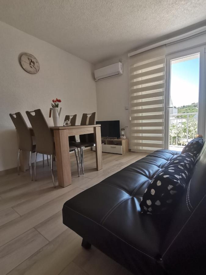 חוואר Apartment Marina Pavic מראה חיצוני תמונה
