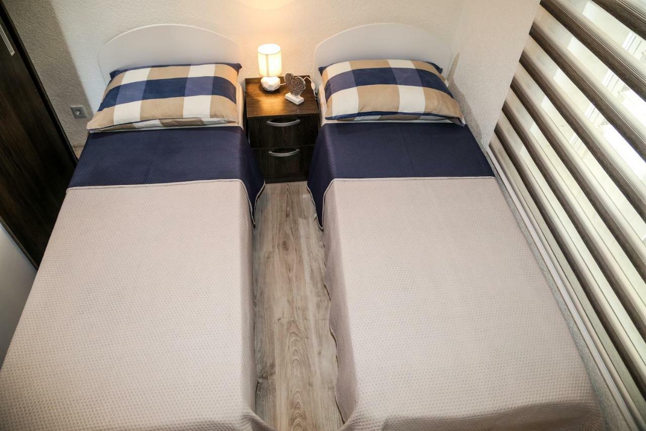 חוואר Apartment Marina Pavic מראה חיצוני תמונה