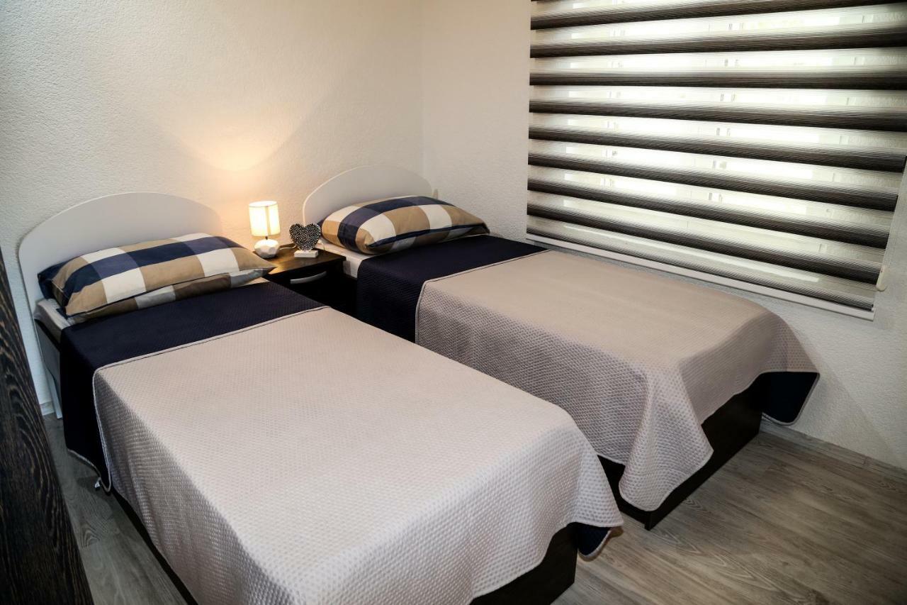 חוואר Apartment Marina Pavic מראה חיצוני תמונה