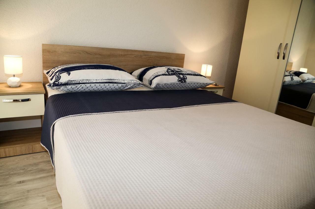 חוואר Apartment Marina Pavic מראה חיצוני תמונה